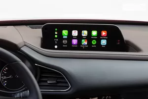 Apple CarPlay та Android Auto